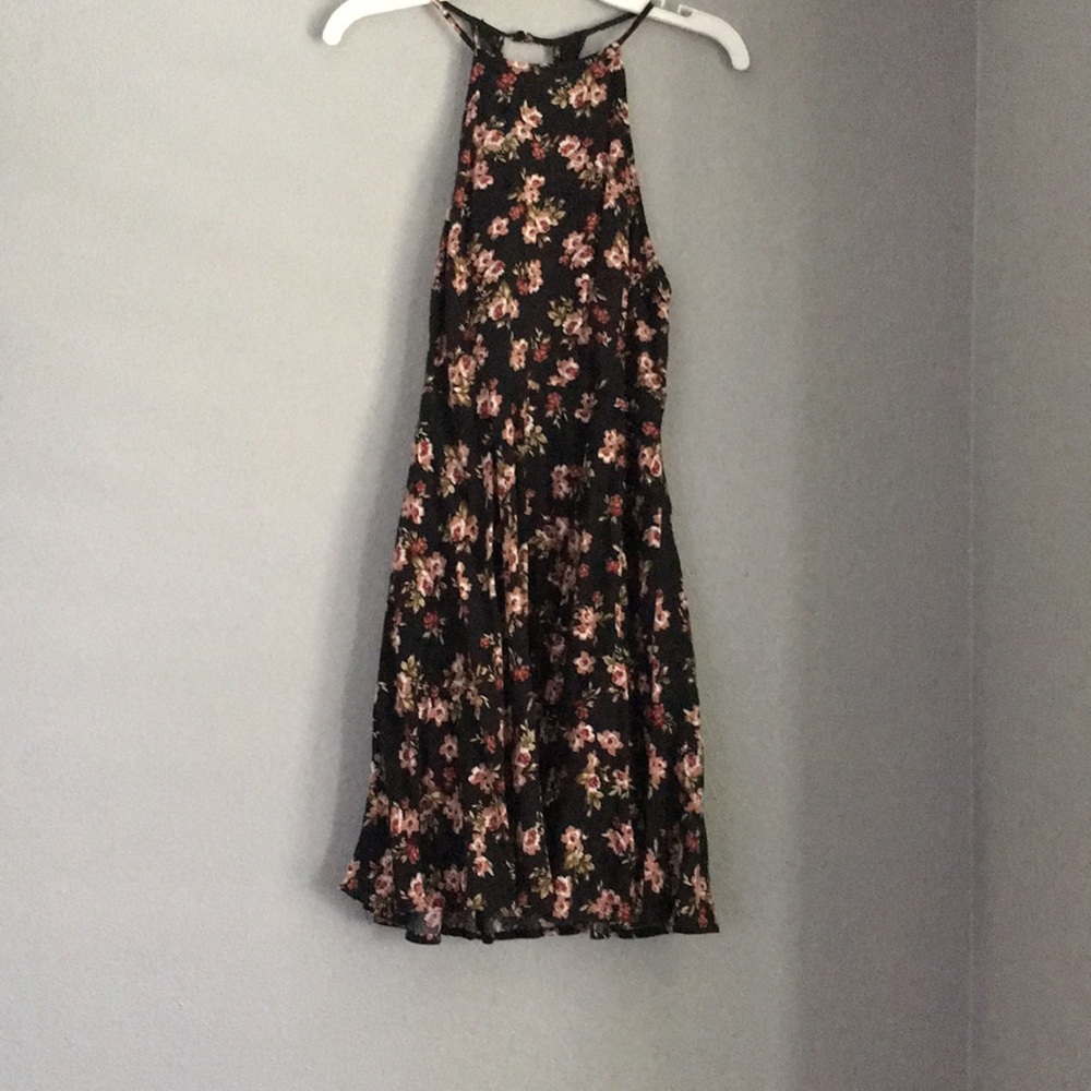 Forever 21 Size Small Summer Black Floral Dress